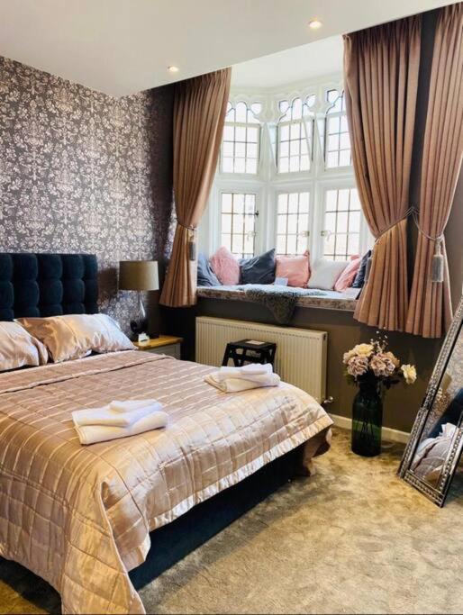 The Most Central Apartment In Canterbury Stunning Interiors, Fully Equipped, City Views And Free Wifi! Екстер'єр фото