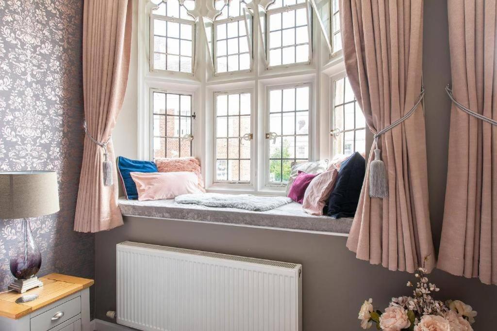The Most Central Apartment In Canterbury Stunning Interiors, Fully Equipped, City Views And Free Wifi! Екстер'єр фото