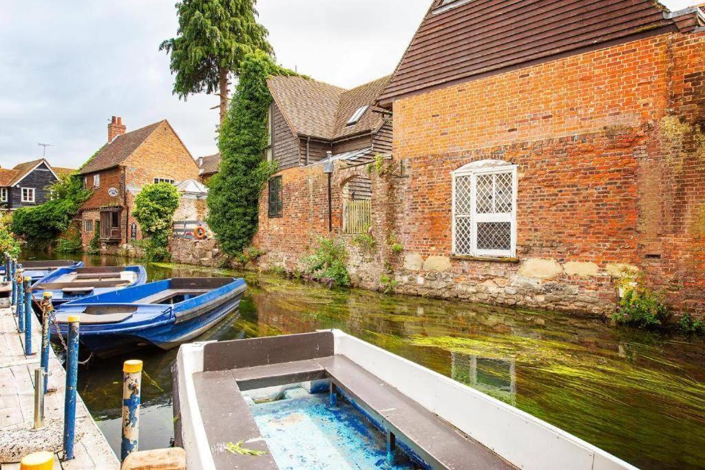 The Most Central Apartment In Canterbury Stunning Interiors, Fully Equipped, City Views And Free Wifi! Екстер'єр фото