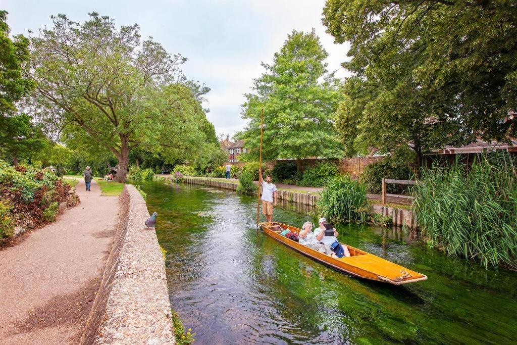 The Most Central Apartment In Canterbury Stunning Interiors, Fully Equipped, City Views And Free Wifi! Екстер'єр фото