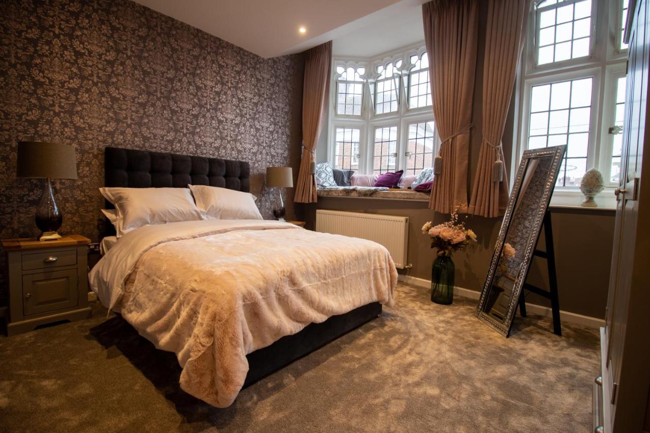 The Most Central Apartment In Canterbury Stunning Interiors, Fully Equipped, City Views And Free Wifi! Екстер'єр фото