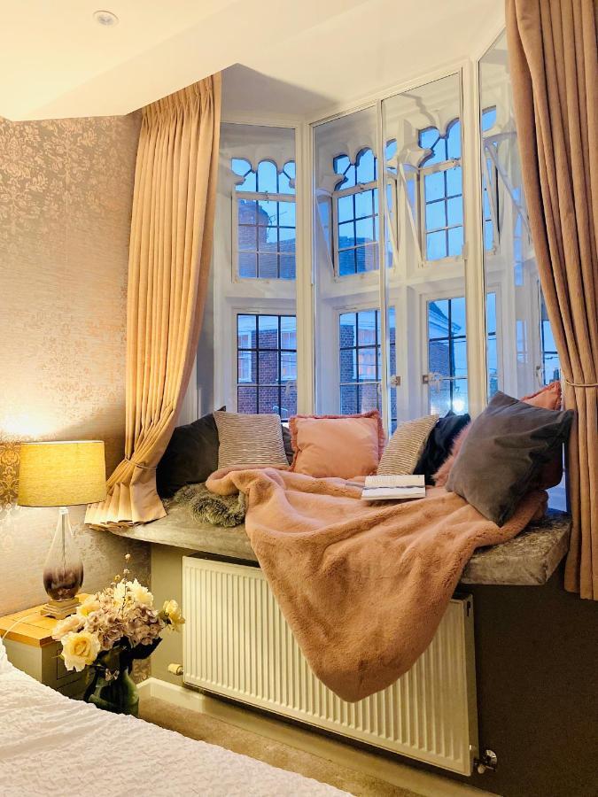 The Most Central Apartment In Canterbury Stunning Interiors, Fully Equipped, City Views And Free Wifi! Екстер'єр фото