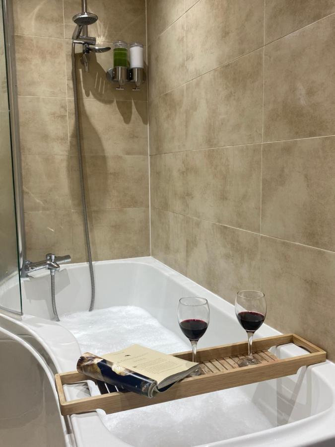 The Most Central Apartment In Canterbury Stunning Interiors, Fully Equipped, City Views And Free Wifi! Екстер'єр фото
